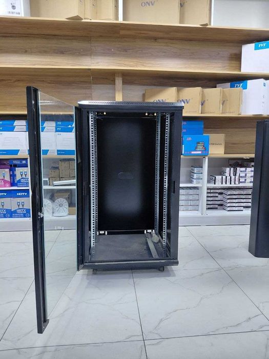 Телекоммуникационный шкаф 18U 600x600