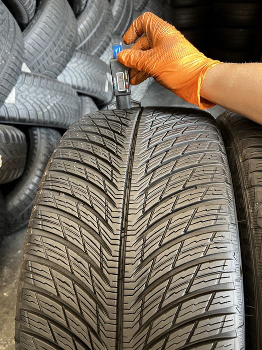 2 anvelope iarna 245/35/20 , Michelin , 7 mm !