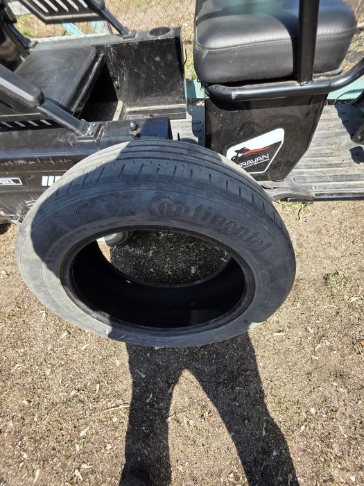 Продаю летнюю резину 215/55/17