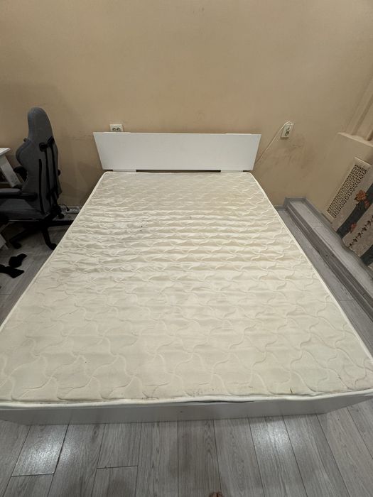 Кровать 2-х спальная с матрасом