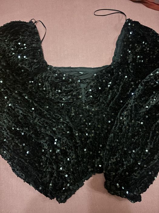 Дамска черна блузка с паети