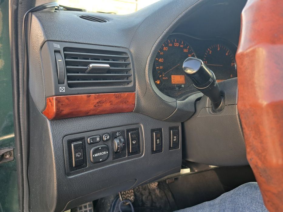 Продавам тойота авенсис т25 2004 г.2.0 дизел