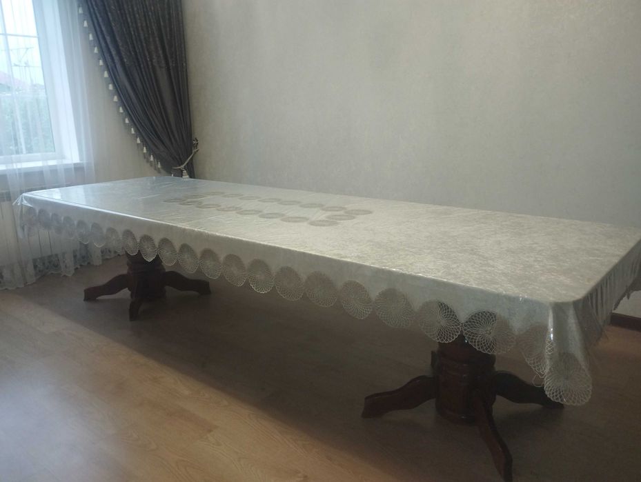 Стол для гостиной