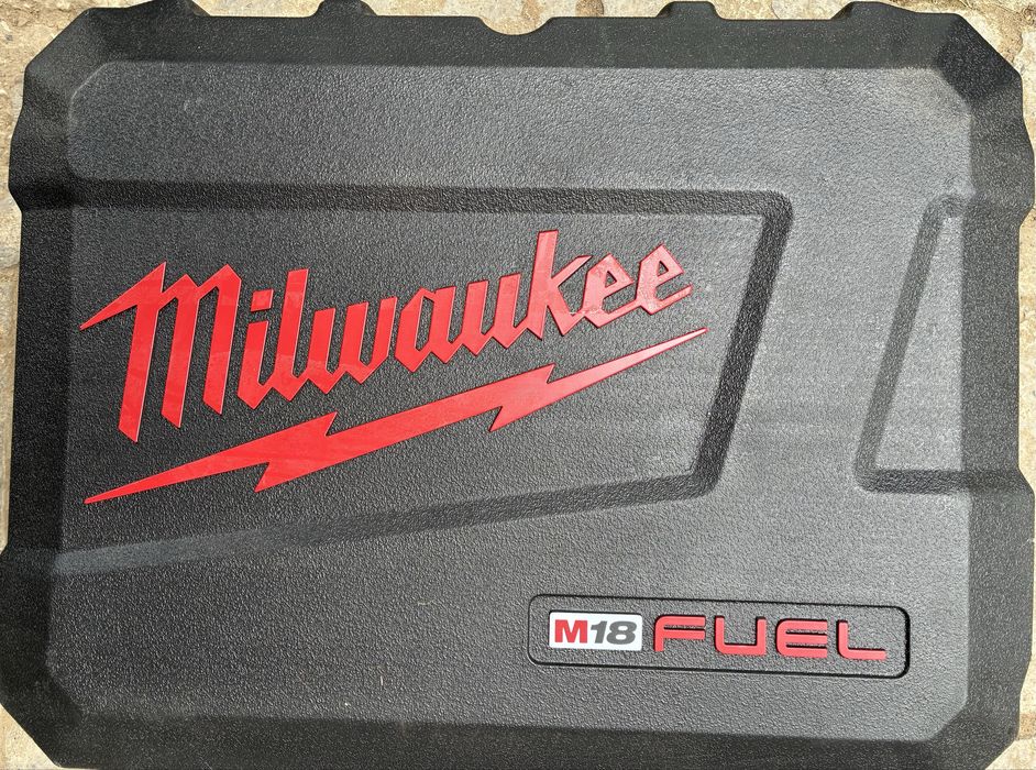 Акумулаторен такер за пирони 50-90 мм Милуоки Milwaukee FFN