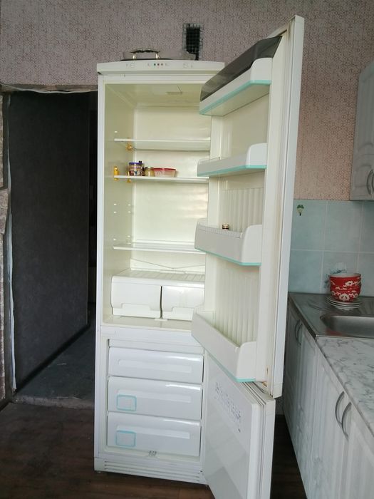 Продам холодильник