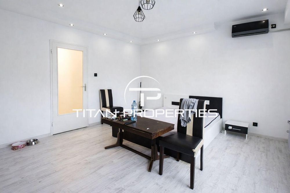 Продава се Тристаен апартамент в Пловдив, Кършияка - 80 кв.м за 1813 €/кв.м - Снимка #1