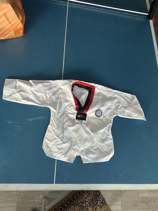 Экипировка для taekwando кимоно, защитка (щетки), пояса, перчатки