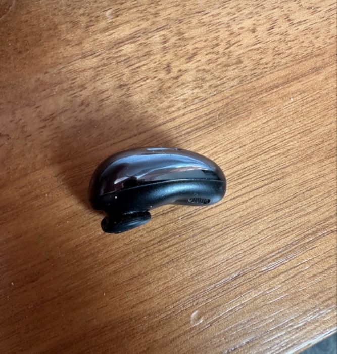 Vând casca Samsung Galaxy Buds Live (SM-R180) - Partea Dreaptă