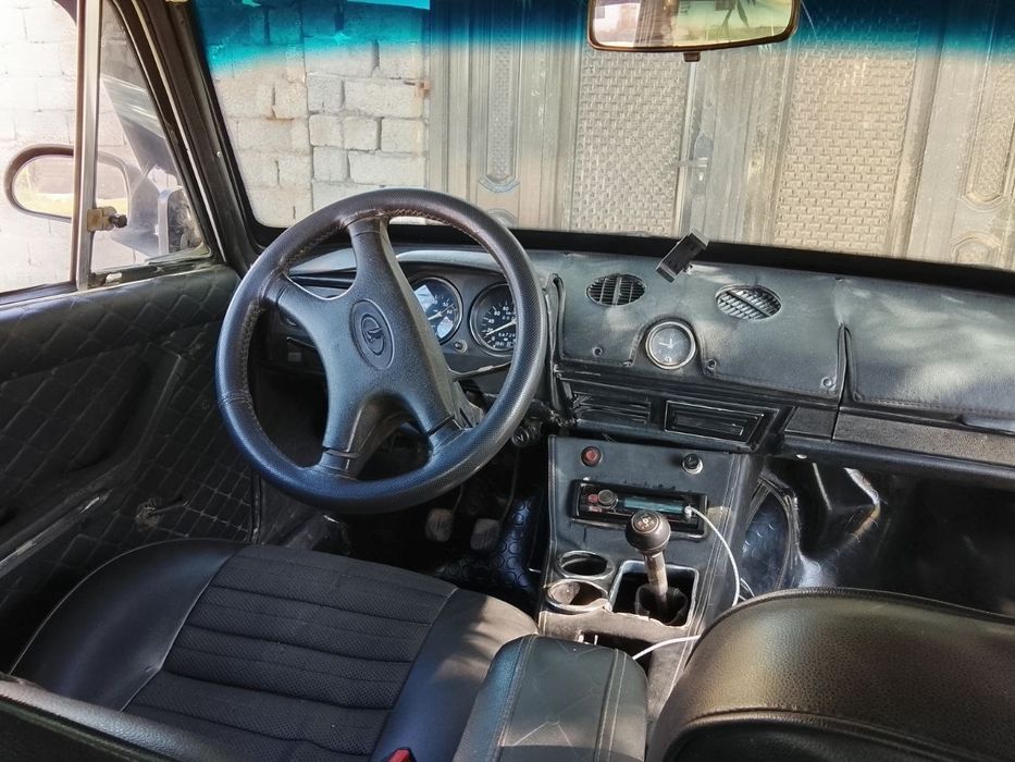 Vaz 21 06 sotiladi