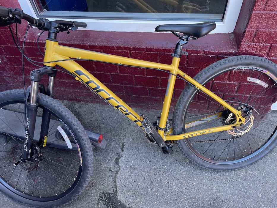 Vand 2 biciclete (carrera -mountbike )