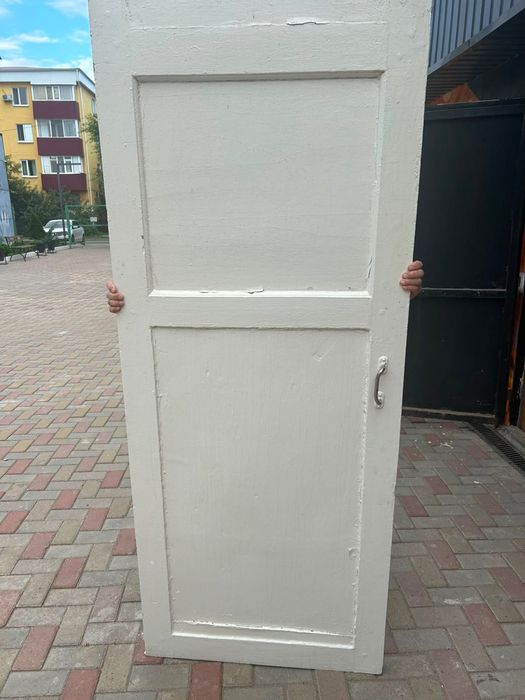 Продаются бу двери