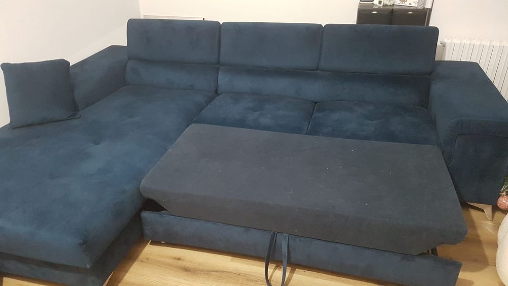 Vand coltar extensibil cu tetiere reglabile si lada