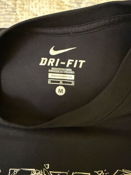 Тениска Nike Dry Fir, размер M, с лого, нова