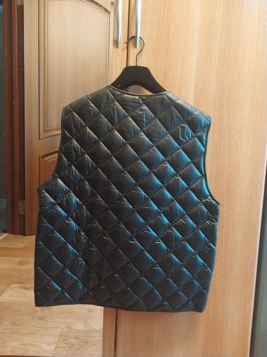 Продам жилет утеплённый Mango.