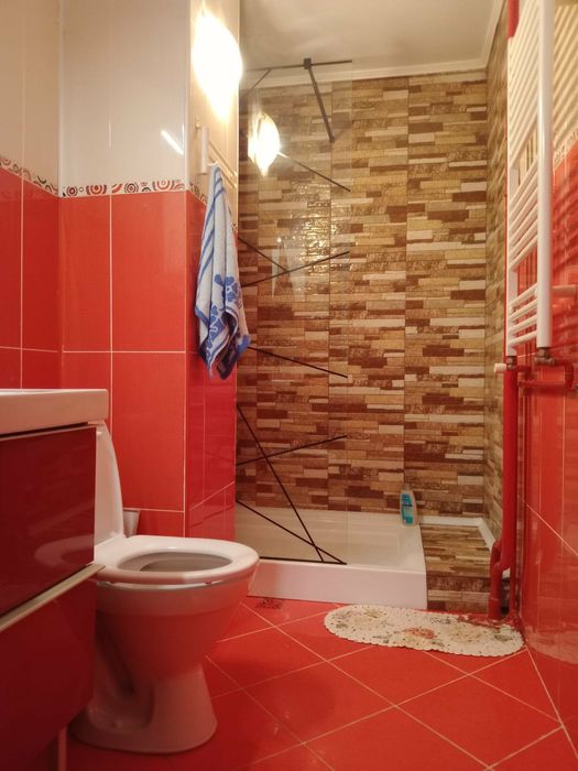 Inchiriez apartament modern cu 3 camere