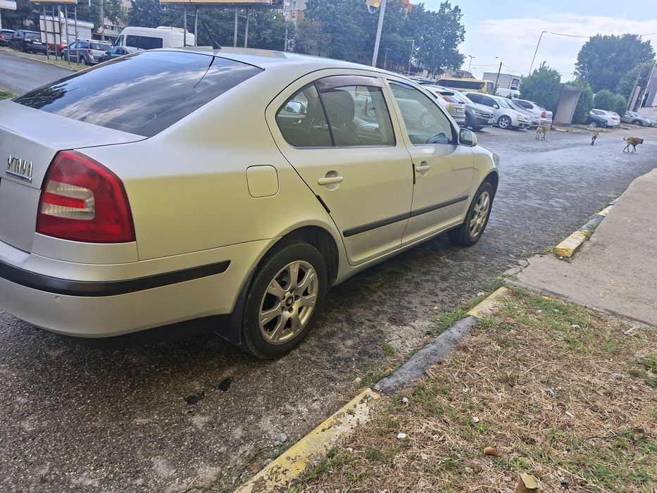Vând Skoda Octavia 1.6 Benzină