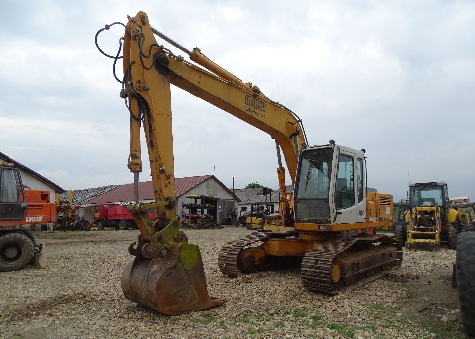 Dezmembrez excavator pe șenile Liebherr R914, R912, R916, R922 - piese