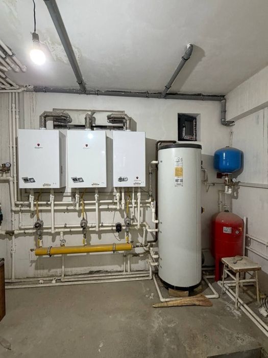 Продаётся 8 комнатный дом 6 сотков. Яшнабдский район, ул. Чулпан.