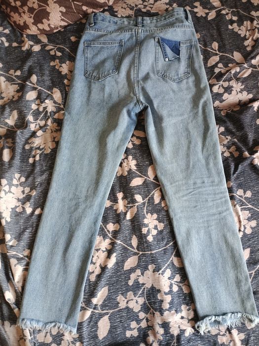 Продам новые джинсы