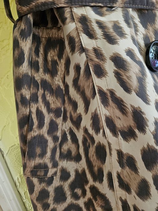 Много ефектен, актуален шлифер