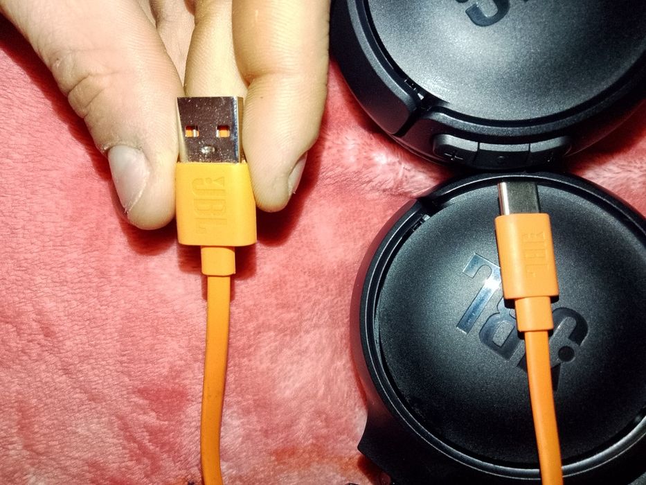 Vand casti JBL tune 520