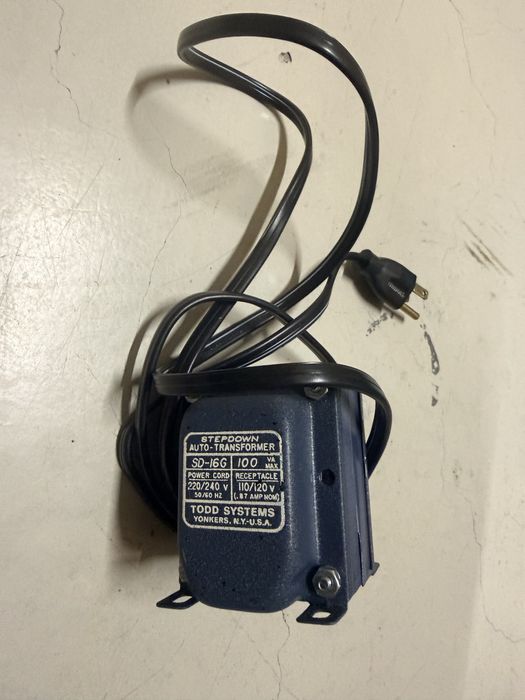 Transformator electric America USA 220 la 110 sd-16g 100 va