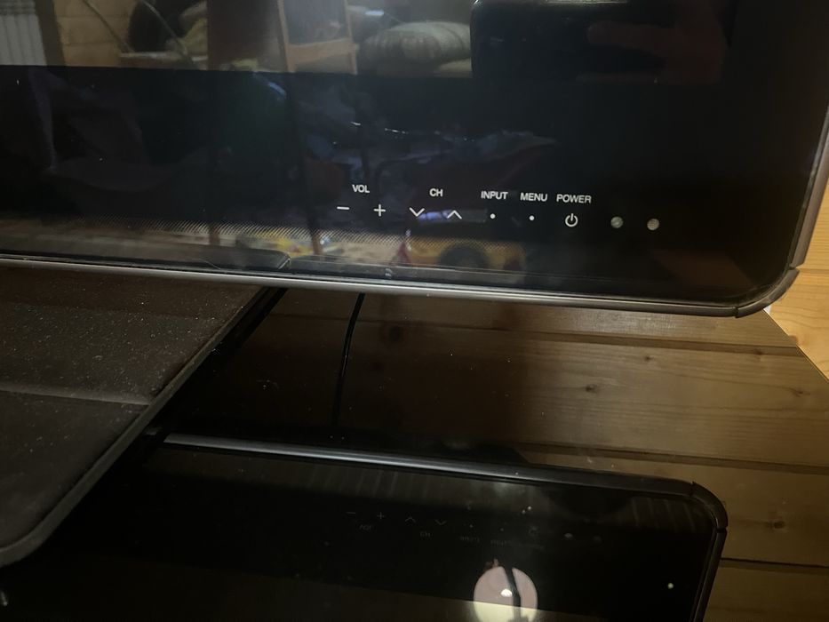 Продам телевизор и тумбу SHARP