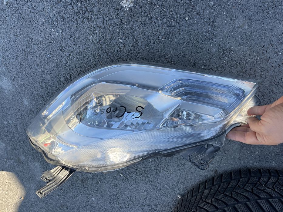 Фар Suzuki S Cross 2013-