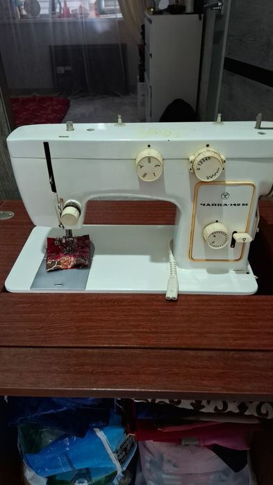 Швейная машина-тумба,б/у