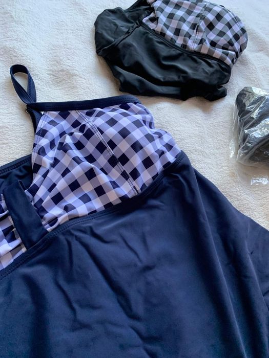 Costum de baie întreg nou marimea 44