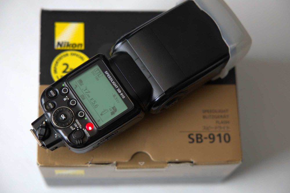 Nikon SB-910 Speedlight