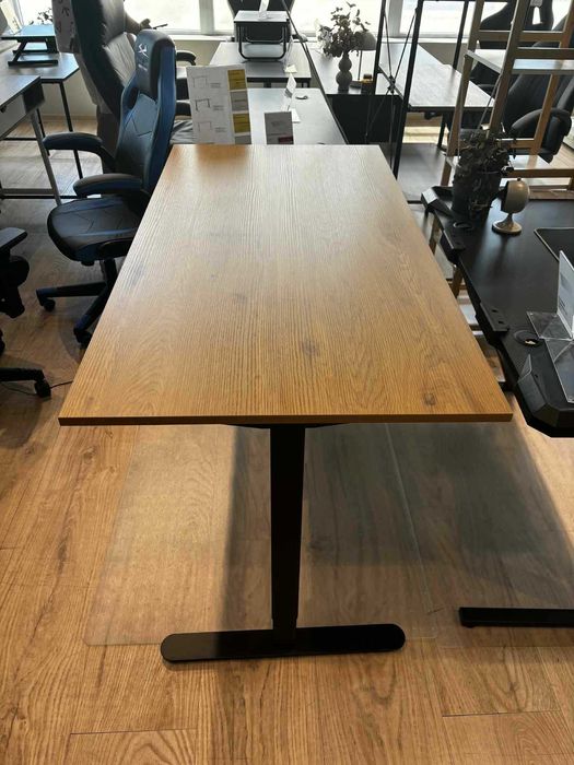 SVANEKE Бюро С Регулируема Височина | Чисто Ново | Неразопаковано