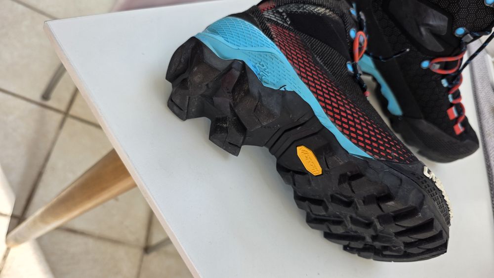 Дамски туристически обувки La Sportiva Aequilibrium Gtx St Woman Gore-Tex Black 38 размер