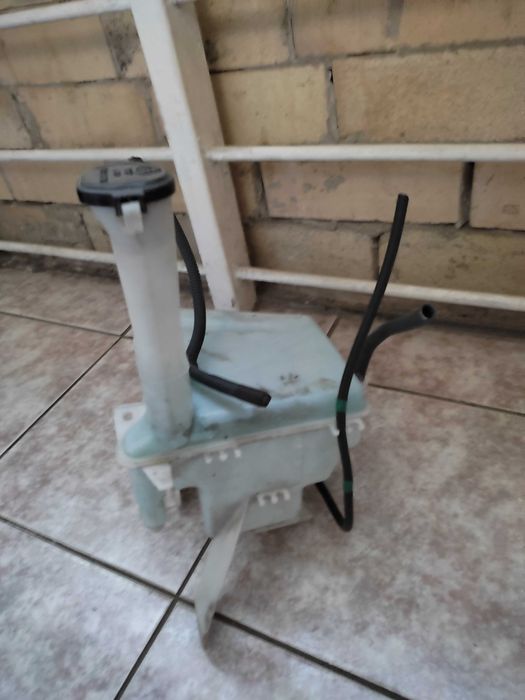 Бачок омывателя для Тойоты Ярис