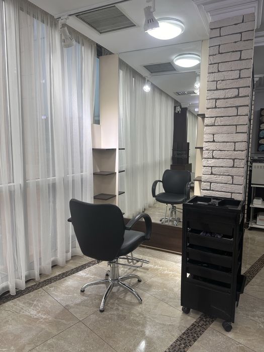 Сдам рабочие места в салоне красоты