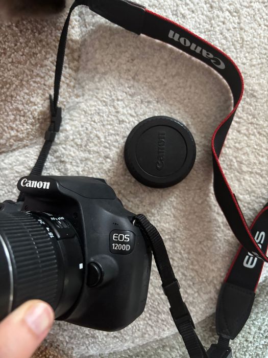 Фотоапарат Canon EOS 1200D