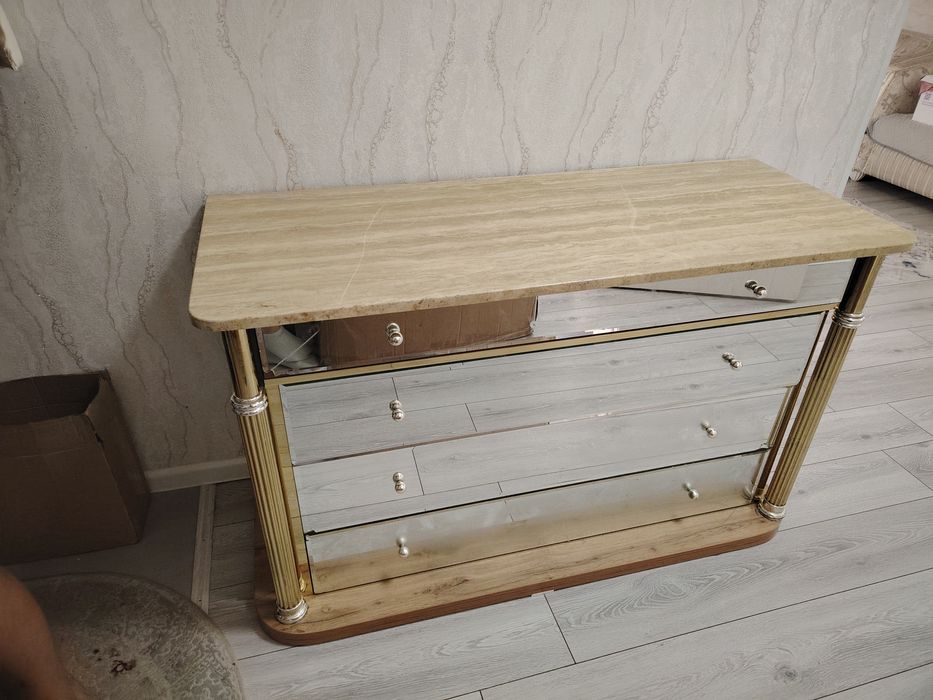 Продам комод, мрамор. 4 секции