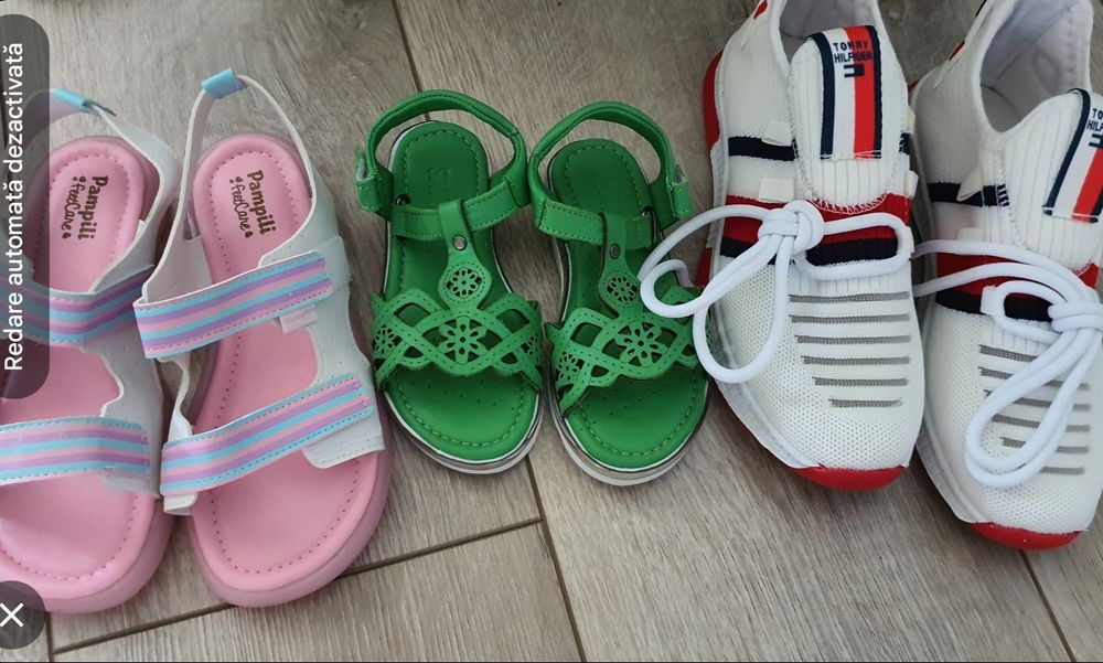 Adidasi baieti din panza pentru sport, model versatil si usor;
