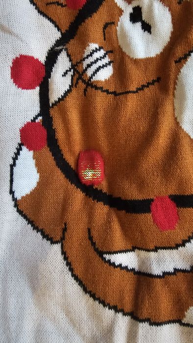 Pulover cu pisici si lumini