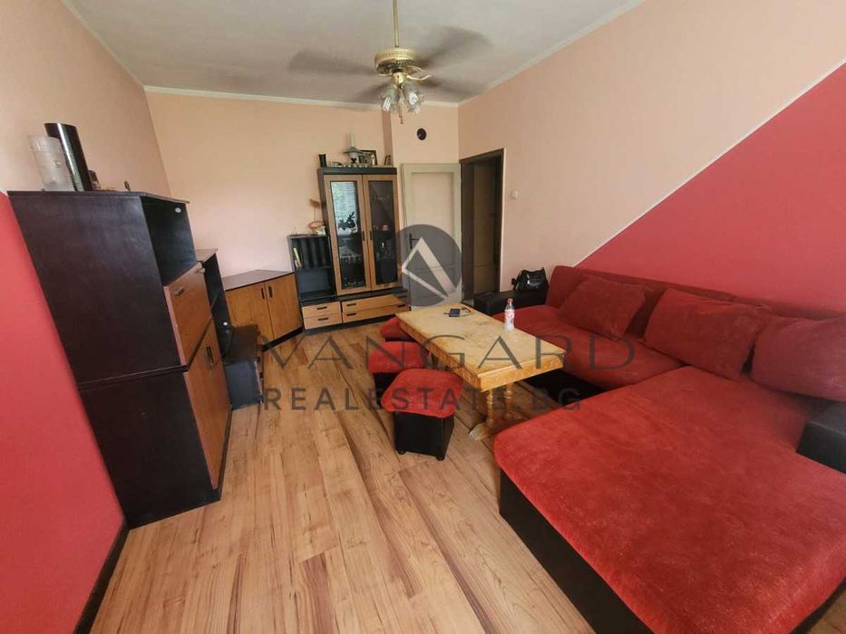Продава се Тристаен апартамент в Пловдив, Кършияка - 60 кв.м за 1870 €/кв.м - Снимка #2