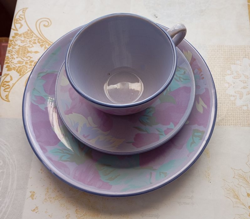 Servici de masă ,22 piese,60 lei