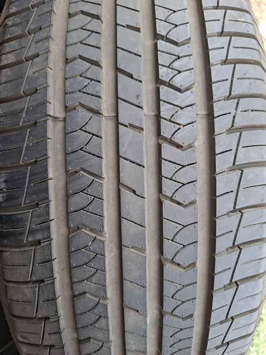 Продам шины 235/55/18 китай