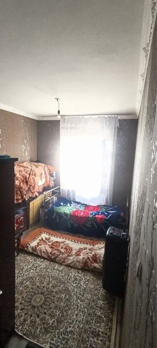 Продается 4-х комнатная квартира Чирчик 10 микрорайон