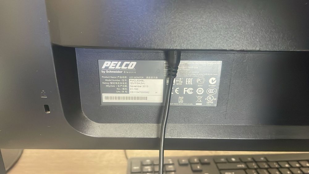 Монитор с диагональю 60см