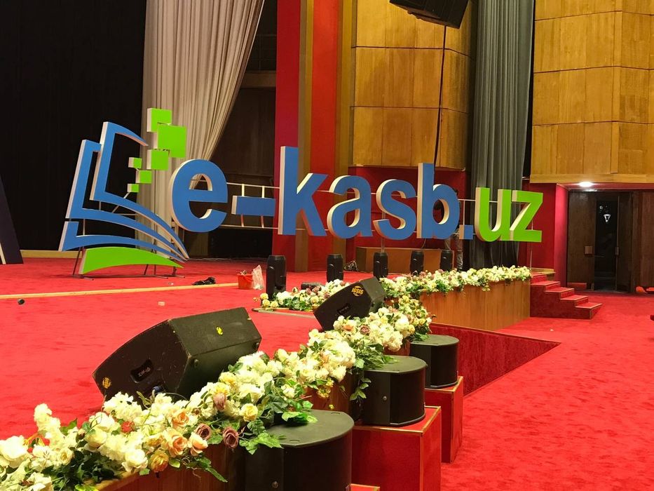 Наружная реклама ю,Экосолвентная печать баннер,оракал,сеточный оракал.