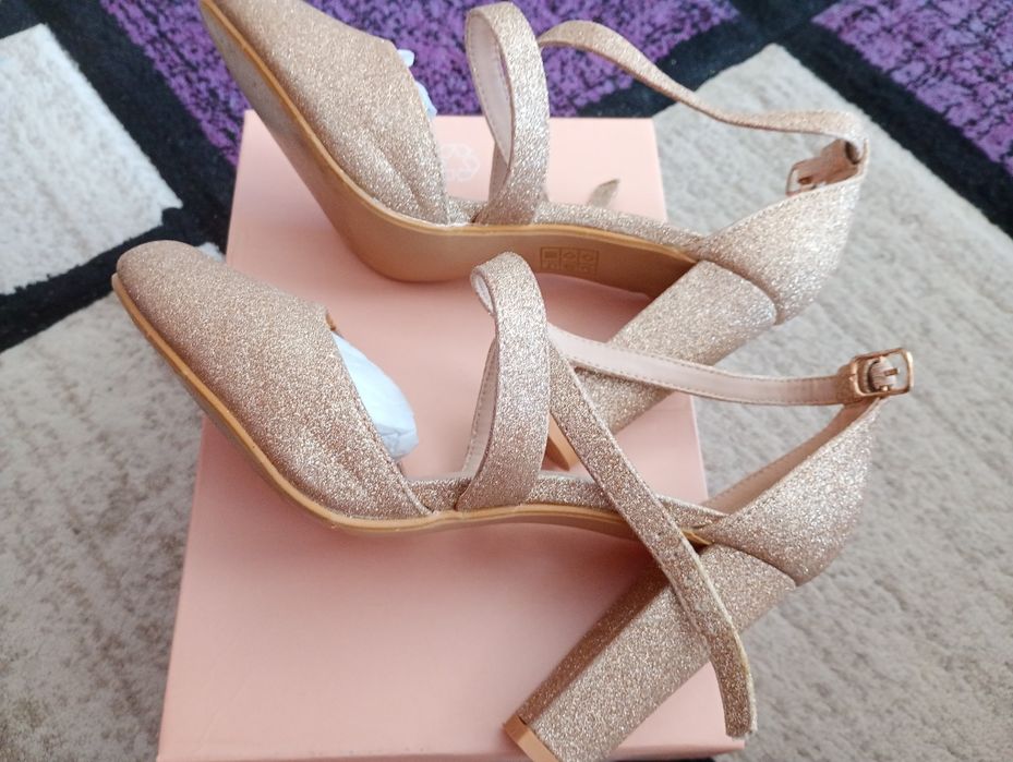 Pantofi eleganți damă