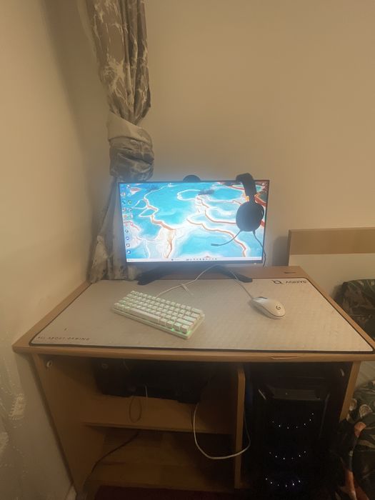 PC Gaming + Monitor Alienware + Tastatură + Mouse + Căști