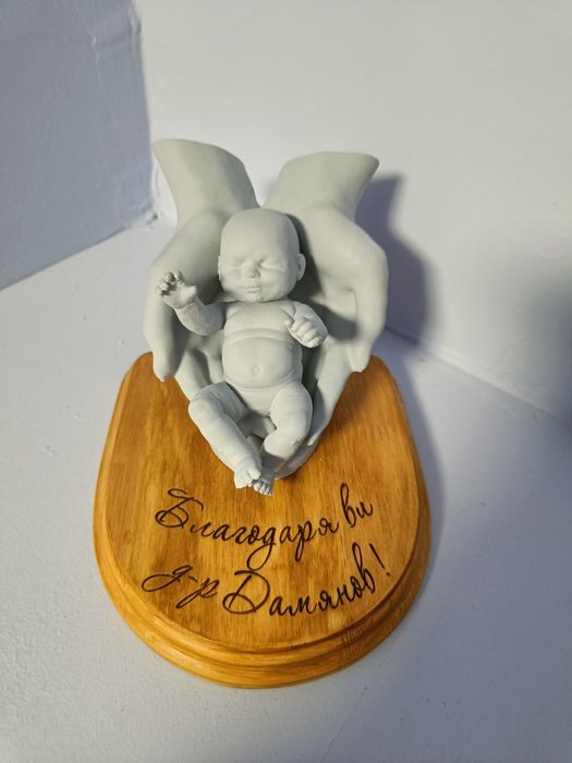 Статуетка, подходящ подарък за гинеколог
