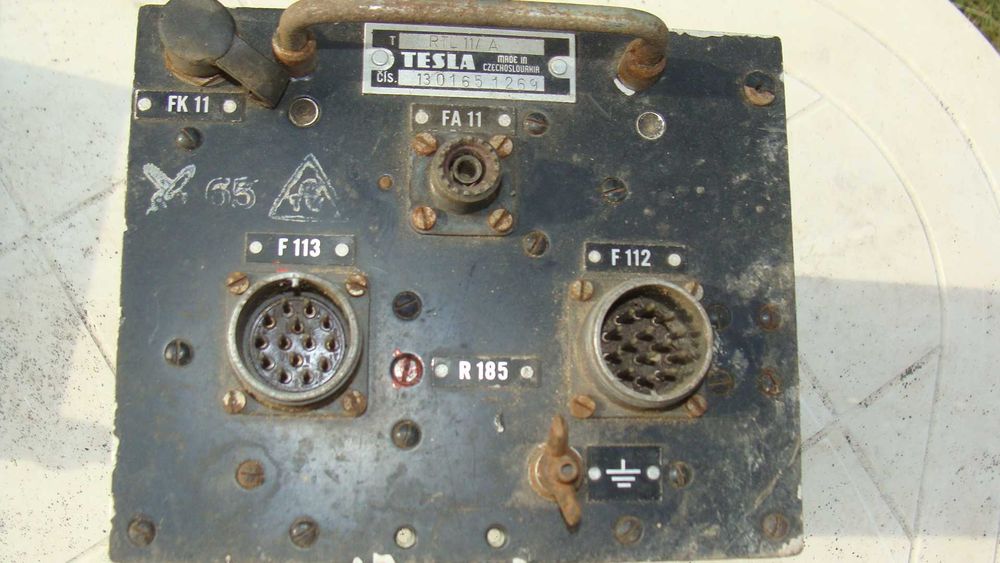 Самолетно радио прибори и уреди