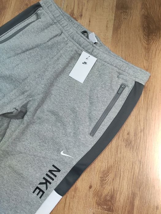 Pantaloni Nike mărimea XXL